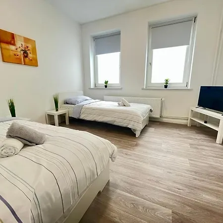 Studio-Apartments Fuer Monteure & Businessgaeste Zentral In Neumuenster Exterior photo