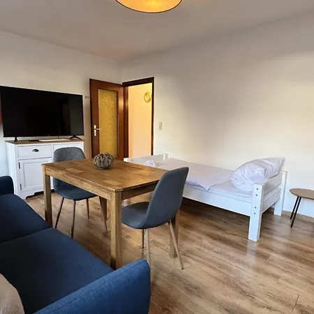 Studio-Apartments Fuer Monteure & Businessgaeste Zentral In Neumuenster Exterior photo