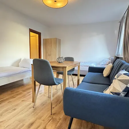 Studio-Apartments Fuer Monteure & Businessgaeste Zentral In Neumuenster Exterior photo
