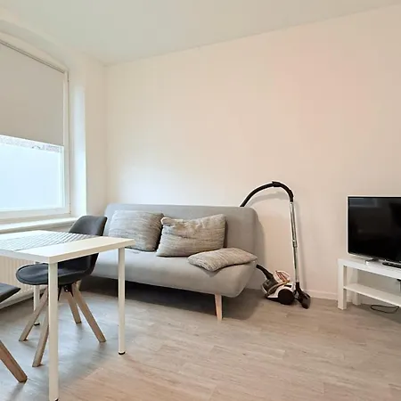 Studio-Apartments Fuer Monteure & Businessgaeste Zentral In Neumuenster Exterior photo