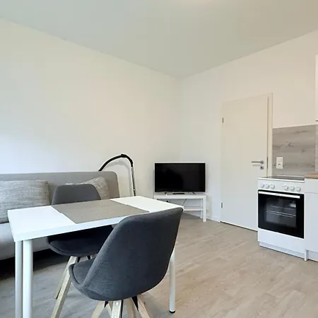 Studio-Apartments Fuer Monteure & Businessgaeste Zentral In Neumuenster Exterior photo