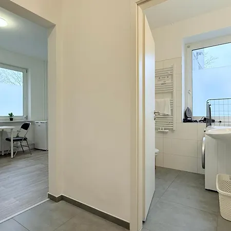 Studio-Apartments Fuer Monteure & Businessgaeste Zentral In Neumuenster Exterior photo