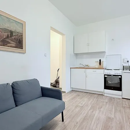 Studio-Apartments Fuer Monteure & Businessgaeste Zentral In Neumuenster Exterior photo