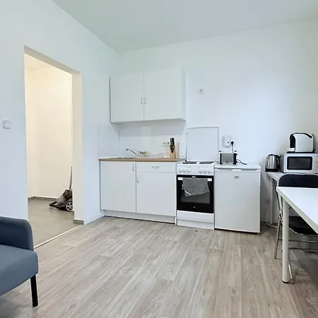 Studio-Apartments Fuer Monteure & Businessgaeste Zentral In Neumuenster Exterior photo