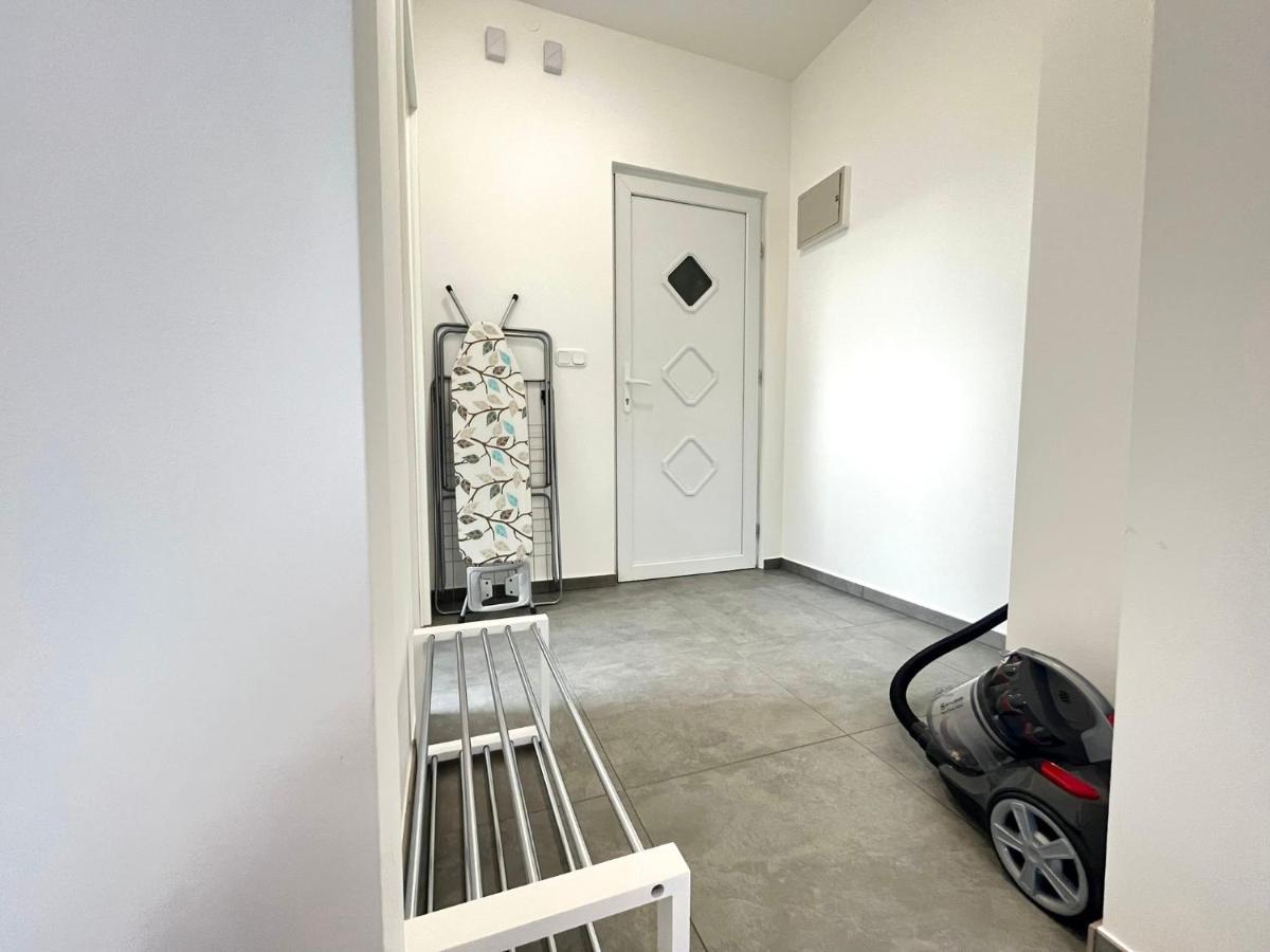 Studio-apartments Fuer Monteure & Businessgaeste Zentral In Apartment *