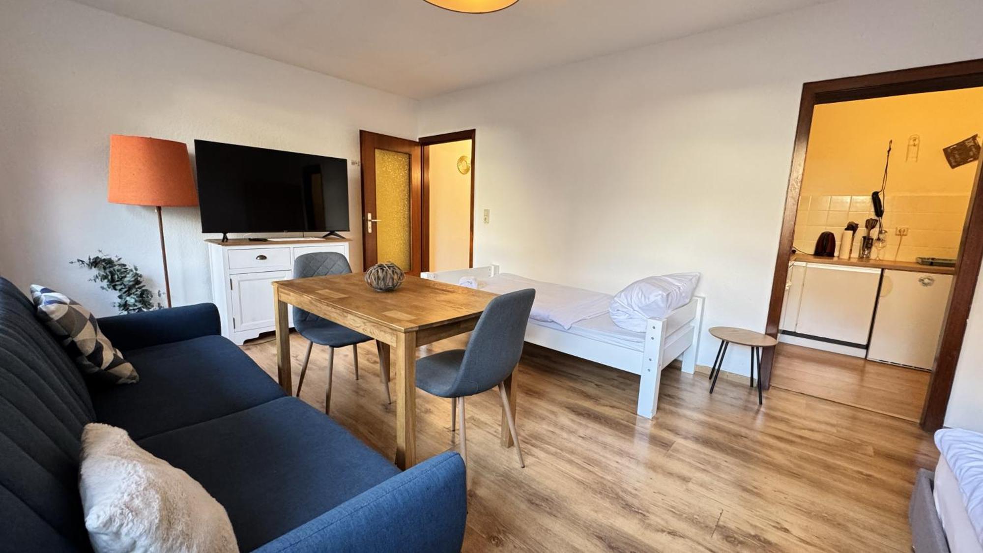 Apartment Studio-apartments Fuer Monteure & Businessgaeste Zentral In Neumuenster