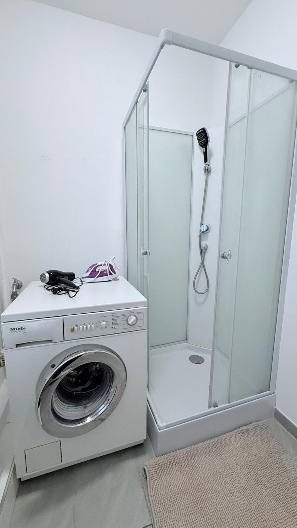 Studio-apartments Fuer Monteure & Businessgaeste Zentral In Neumuenster