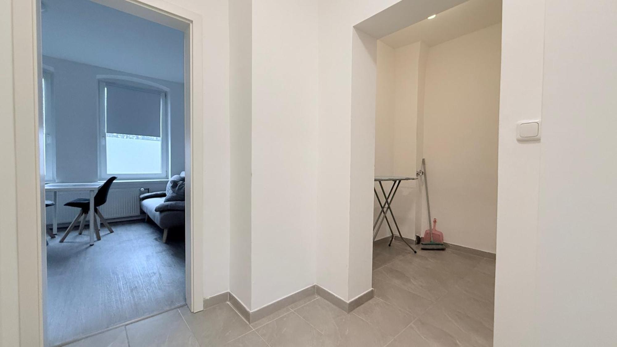 Studio-apartments Fuer Monteure & Businessgaeste Zentral In Apartment *