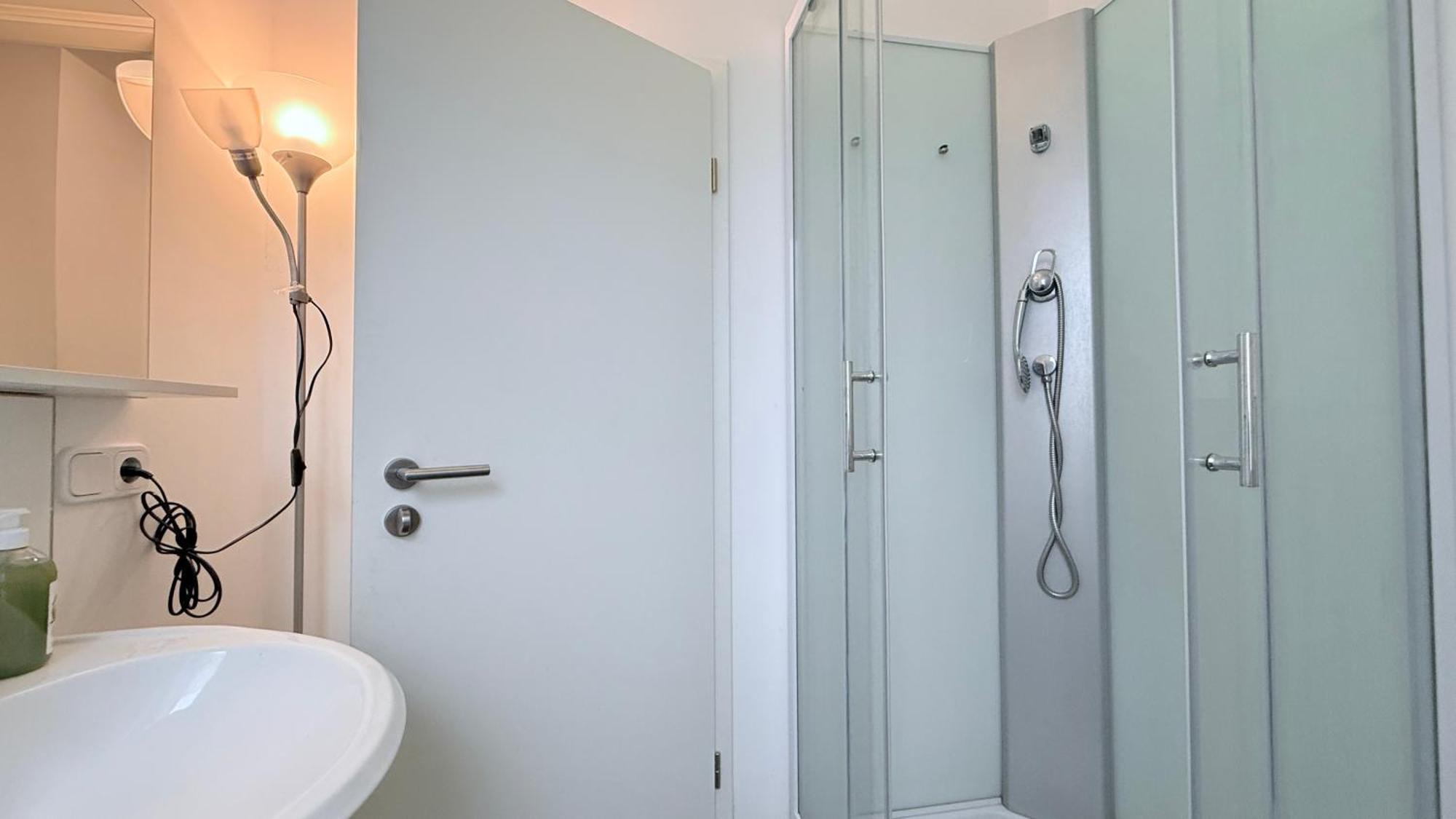 Studio-apartments Fuer Monteure & Businessgaeste Zentral In